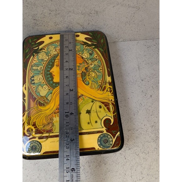 Hand-painted Russian lacquer box featuring Alphonse Mucha’s iconic “Zodiac” - Picture 9 of 10
